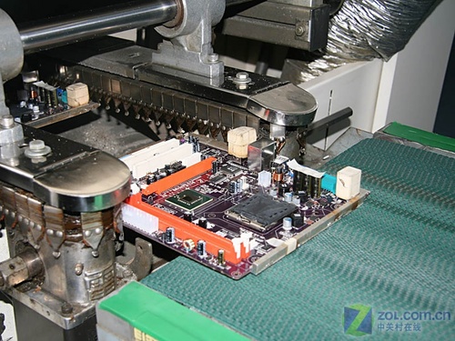 从波峰焊机走出的PCB主板 技术、挑战与品质保障